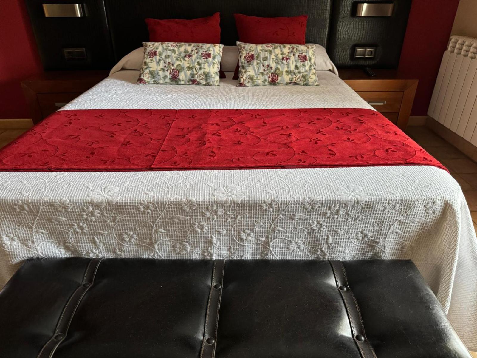Hotel Guara Inluka Las Almunias Dış mekan fotoğraf