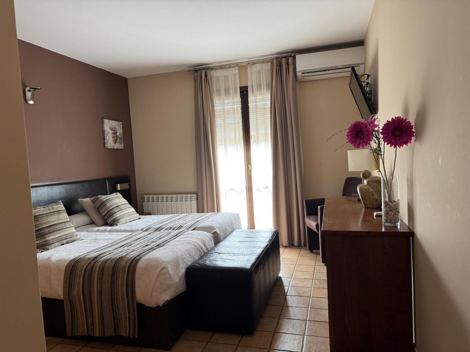 Hotel Guara Inluka Las Almunias Oda fotoğraf